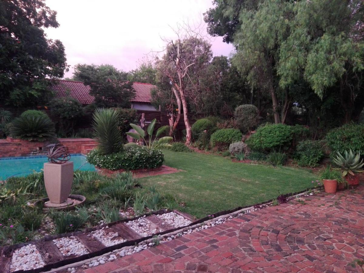 Fourways Guest Lodge Johannesburg Ngoại thất bức ảnh